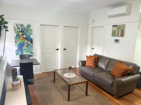 Elwood Gem- 3 Bedroom Apartment, Melbourne